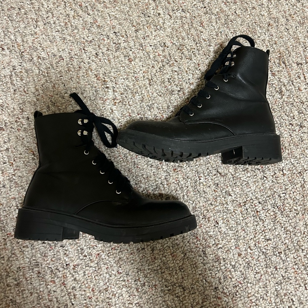 Women’s Style Combat Boots